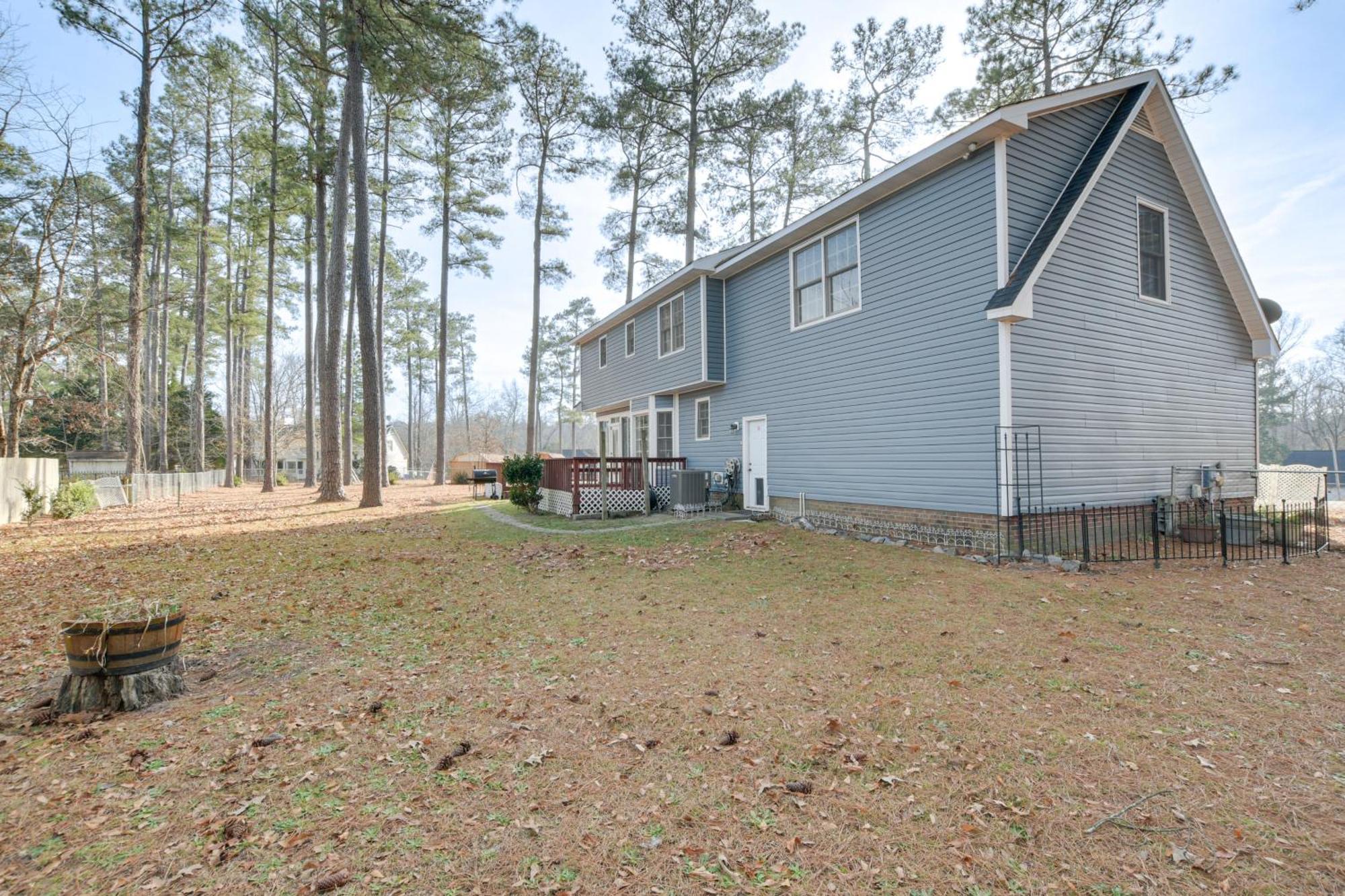 Lovely Fayetteville Home Deck And Fireplace! Exterior photo